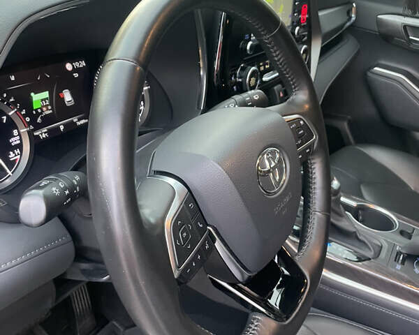 Тойота Хайлендер 2021 в Киеве на Automoto.ua Черный Тойота Хайлендер, объемом двигателя 3.46 л и пробегом 77 тыс. км за 46500 $, фото 19 на Automoto.ua