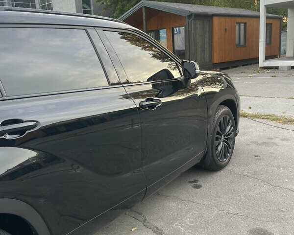 Тойота Хайлендер 2021 в Киеве на Automoto.ua Черный Тойота Хайлендер, объемом двигателя 3.46 л и пробегом 77 тыс. км за 46500 $, фото 4 на Automoto.ua