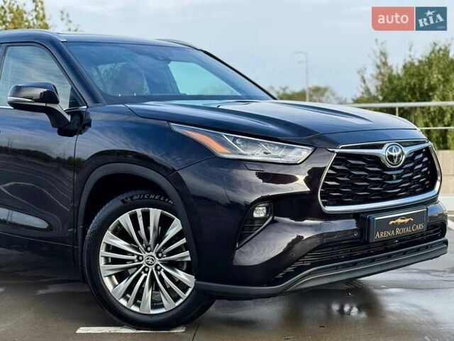 Тойота Хайлендер 2021 в Киеве на Automoto.ua Черный Тойота Хайлендер, объемом двигателя 3.46 л и пробегом 97 тыс. км за 46990 $, фото 3 на Automoto.ua