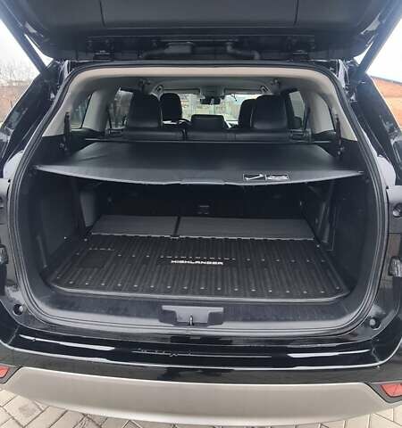 Черный Тойота Хайлендер, объемом двигателя 2.49 л и пробегом 84 тыс. км за 49900 $, фото 4 на Automoto.ua