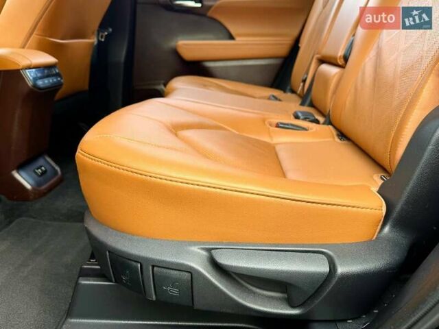 Тойота Хайлендер 2021 в Киеве на Automoto.ua Черный Тойота Хайлендер, объемом двигателя 3.46 л и пробегом 97 тыс. км за 46990 $, фото 31 на Automoto.ua