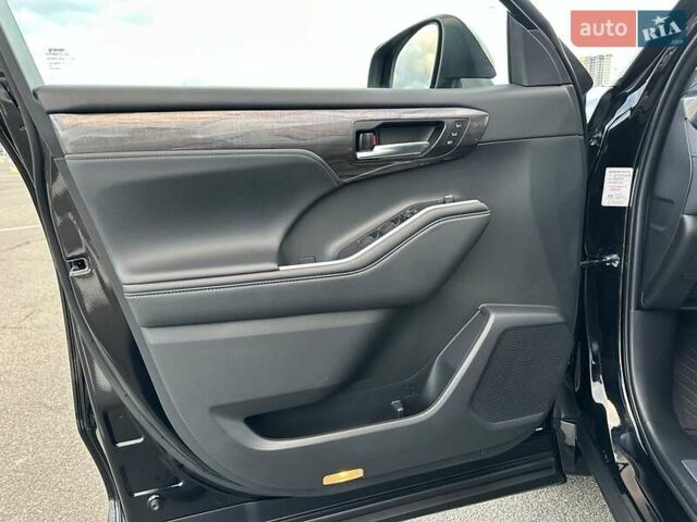 Черный Тойота Хайлендер, объемом двигателя 2.5 л и пробегом 72 тыс. км за 52555 $, фото 12 на Automoto.ua