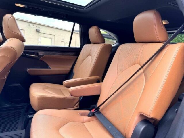 Чорний Тойота Хайлендер, об'ємом двигуна 3.5 л та пробігом 23 тис. км за 14000 $, фото 9 на Automoto.ua