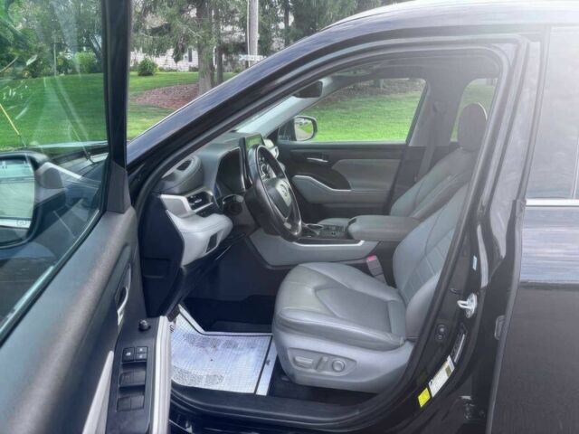 Черный Тойота Хайлендер, объемом двигателя 2.5 л и пробегом 19 тыс. км за 24000 $, фото 7 на Automoto.ua