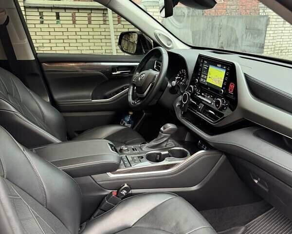 Чорний Тойота Хайлендер, об'ємом двигуна 3.46 л та пробігом 26 тис. км за 57600 $, фото 29 на Automoto.ua