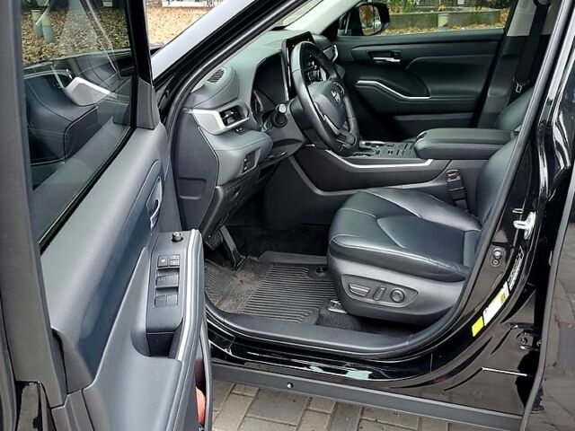 Чорний Тойота Хайлендер, об'ємом двигуна 3.5 л та пробігом 47 тис. км за 44500 $, фото 3 на Automoto.ua