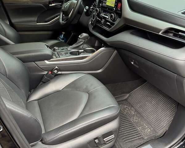 Чорний Тойота Хайлендер, об'ємом двигуна 3.46 л та пробігом 26 тис. км за 57600 $, фото 30 на Automoto.ua