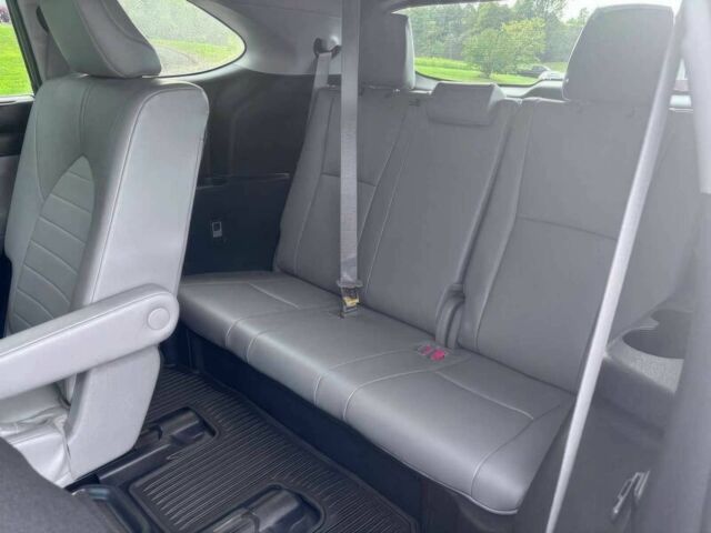 Черный Тойота Хайлендер, объемом двигателя 2.5 л и пробегом 19 тыс. км за 24000 $, фото 9 на Automoto.ua