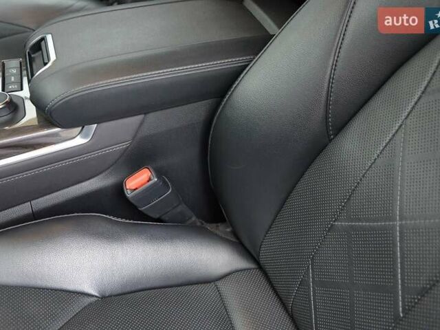 Черный Тойота Хайлендер, объемом двигателя 3.46 л и пробегом 33 тыс. км за 53000 $, фото 7 на Automoto.ua