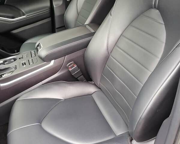 Чорний Тойота Хайлендер, об'ємом двигуна 1.48 л та пробігом 46 тис. км за 44500 $, фото 12 на Automoto.ua