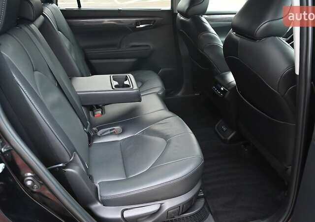 Черный Тойота Хайлендер, объемом двигателя 2.49 л и пробегом 107 тыс. км за 47377 $, фото 6 на Automoto.ua