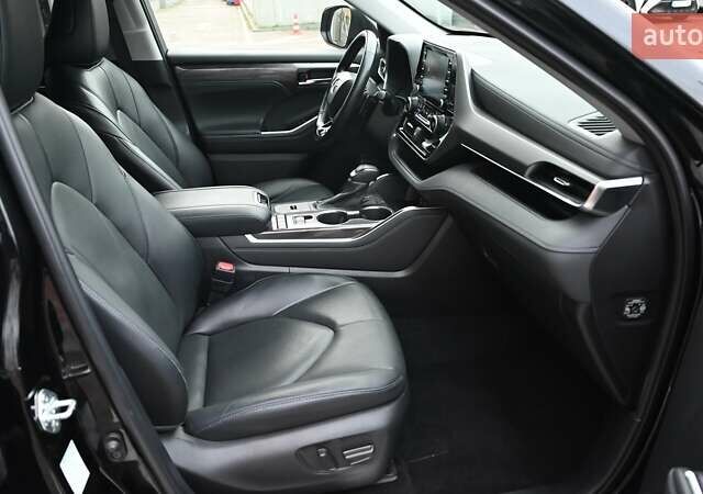 Черный Тойота Хайлендер, объемом двигателя 2.49 л и пробегом 107 тыс. км за 47377 $, фото 5 на Automoto.ua