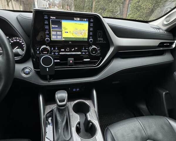 Чорний Тойота Хайлендер, об'ємом двигуна 3.46 л та пробігом 26 тис. км за 57600 $, фото 32 на Automoto.ua