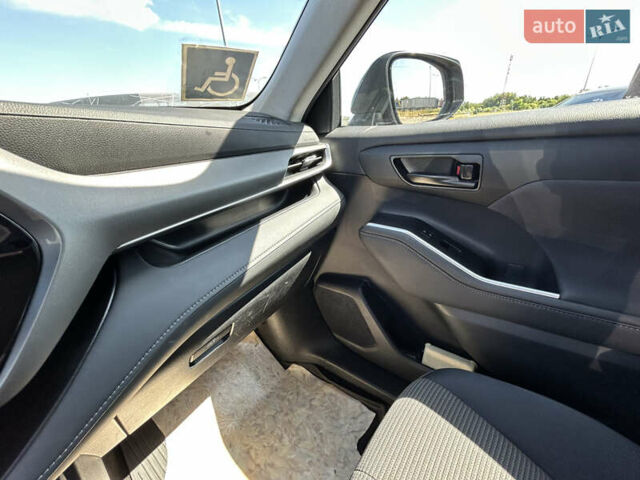 Черный Тойота Хайлендер, объемом двигателя 2.4 л и пробегом 21 тыс. км за 42300 $, фото 10 на Automoto.ua