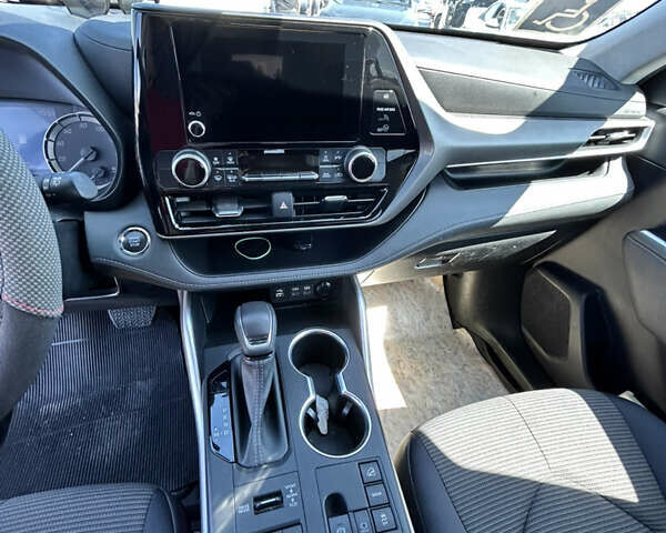 Черный Тойота Хайлендер, объемом двигателя 2.4 л и пробегом 21 тыс. км за 42300 $, фото 9 на Automoto.ua