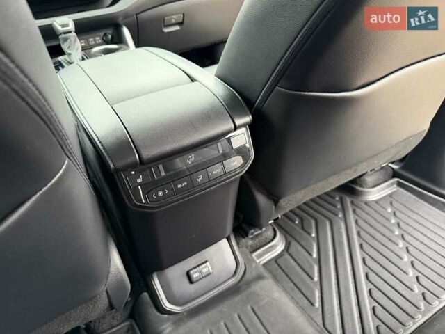 Черный Тойота Хайлендер, объемом двигателя 2.49 л и пробегом 18 тыс. км за 66700 $, фото 24 на Automoto.ua