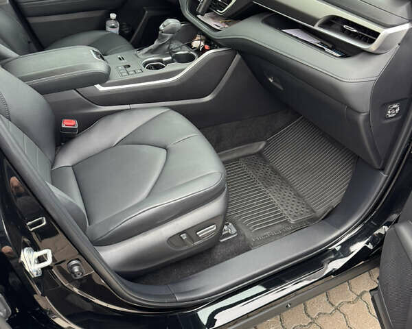 Черный Тойота Хайлендер, объемом двигателя 2.49 л и пробегом 8 тыс. км за 62500 $, фото 8 на Automoto.ua