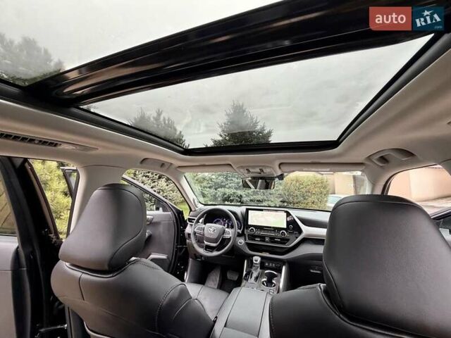 Черный Тойота Хайлендер, объемом двигателя 2.49 л и пробегом 18 тыс. км за 66700 $, фото 1 на Automoto.ua