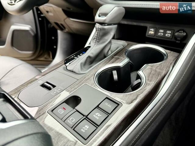 Черный Тойота Хайлендер, объемом двигателя 2.49 л и пробегом 18 тыс. км за 66700 $, фото 37 на Automoto.ua