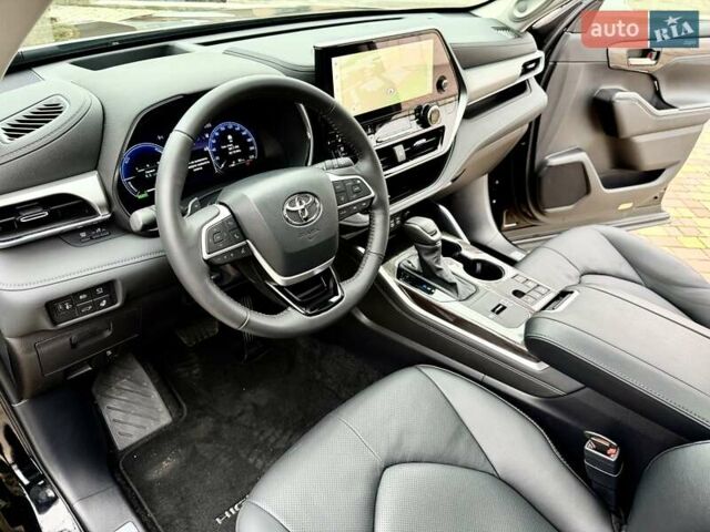 Черный Тойота Хайлендер, объемом двигателя 2.49 л и пробегом 18 тыс. км за 66700 $, фото 50 на Automoto.ua