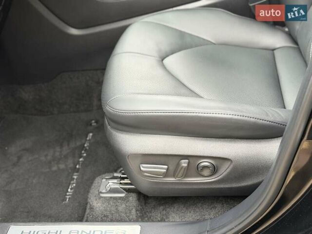 Черный Тойота Хайлендер, объемом двигателя 2.49 л и пробегом 18 тыс. км за 66700 $, фото 45 на Automoto.ua