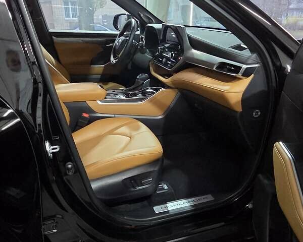 Черный Тойота Хайлендер, объемом двигателя 2.49 л и пробегом 5 тыс. км за 72222 $, фото 13 на Automoto.ua