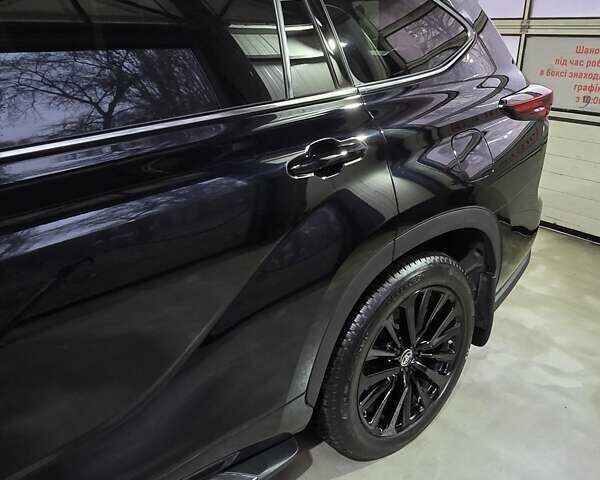 Черный Тойота Хайлендер, объемом двигателя 2.49 л и пробегом 5 тыс. км за 72222 $, фото 4 на Automoto.ua
