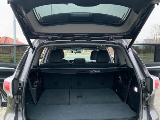 Коричневый Тойота Хайлендер, объемом двигателя 3.5 л и пробегом 188 тыс. км за 18000 $, фото 2 на Automoto.ua