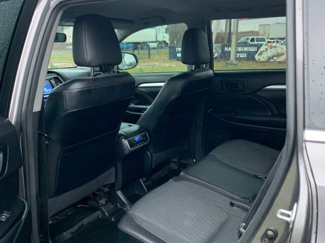 Коричневый Тойота Хайлендер, объемом двигателя 3.5 л и пробегом 188 тыс. км за 18000 $, фото 3 на Automoto.ua