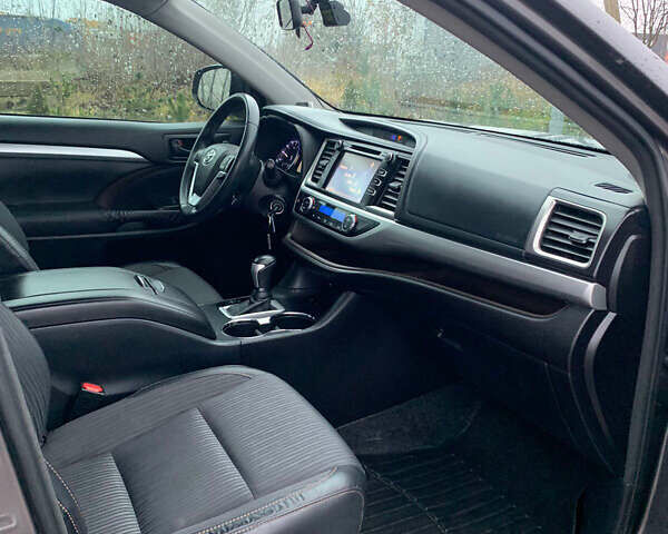 Коричневый Тойота Хайлендер, объемом двигателя 3.46 л и пробегом 189 тыс. км за 17999 $, фото 7 на Automoto.ua