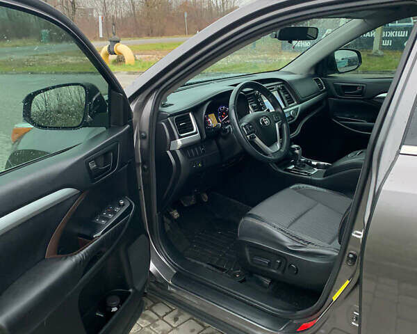 Коричневый Тойота Хайлендер, объемом двигателя 3.46 л и пробегом 189 тыс. км за 17999 $, фото 8 на Automoto.ua