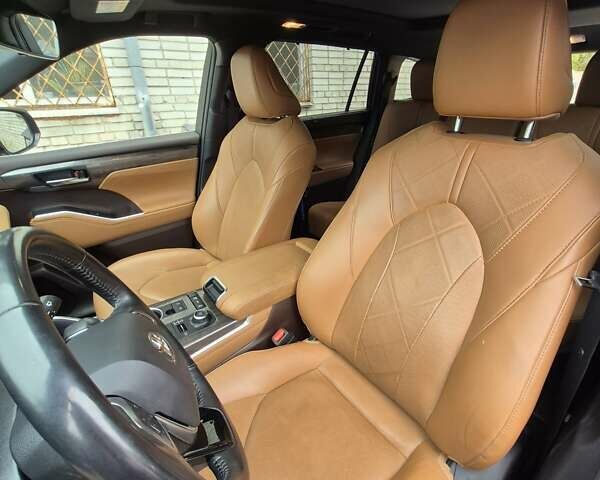 Тойота Хайлендер 2021 у Львові на Automoto.ua Коричневий Тойота Хайлендер, об'ємом двигуна 3.46 л та пробігом 64 тис. км за 42000 $, фото 6 на Automoto.ua