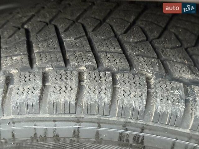 Червоний Тойота Хайлендер, об'ємом двигуна 3.5 л та пробігом 229 тис. км за 15500 $, фото 21 на Automoto.ua