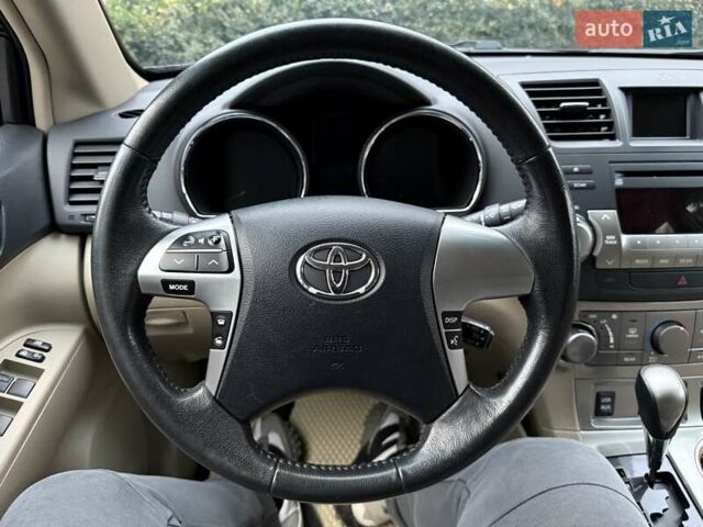 Червоний Тойота Хайлендер, об'ємом двигуна 3.5 л та пробігом 229 тис. км за 15500 $, фото 29 на Automoto.ua