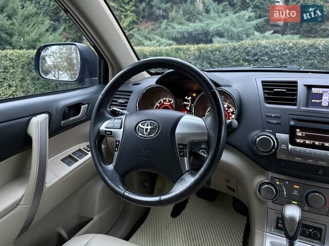 Червоний Тойота Хайлендер, об'ємом двигуна 3.5 л та пробігом 229 тис. км за 15500 $, фото 54 на Automoto.ua
