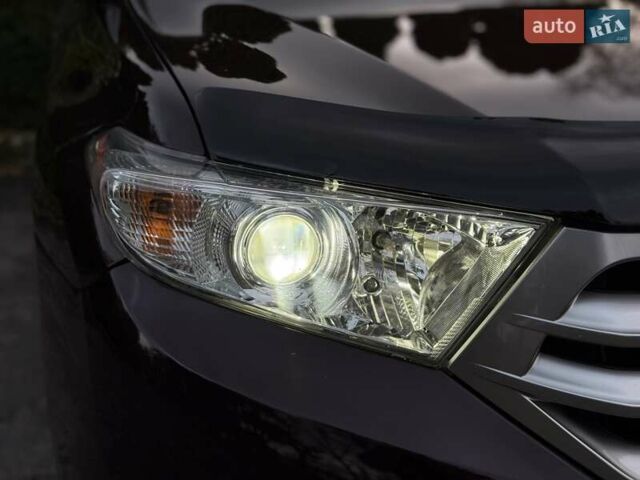 Червоний Тойота Хайлендер, об'ємом двигуна 3.5 л та пробігом 229 тис. км за 15500 $, фото 10 на Automoto.ua