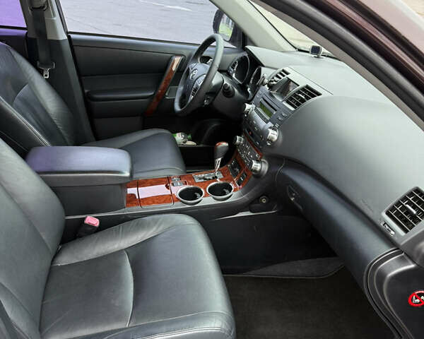 Красный Тойота Хайлендер, объемом двигателя 3.46 л и пробегом 212 тыс. км за 16500 $, фото 9 на Automoto.ua