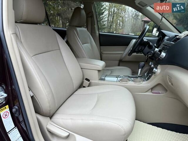 Червоний Тойота Хайлендер, об'ємом двигуна 3.5 л та пробігом 229 тис. км за 15500 $, фото 51 на Automoto.ua