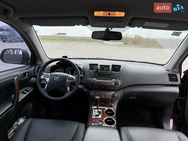 Красный Тойота Хайлендер, объемом двигателя 3.46 л и пробегом 212 тыс. км за 16500 $, фото 12 на Automoto.ua