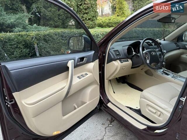 Червоний Тойота Хайлендер, об'ємом двигуна 3.5 л та пробігом 229 тис. км за 15500 $, фото 23 на Automoto.ua