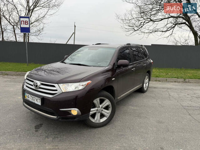 Красный Тойота Хайлендер, объемом двигателя 3.46 л и пробегом 212 тыс. км за 16500 $, фото 2 на Automoto.ua