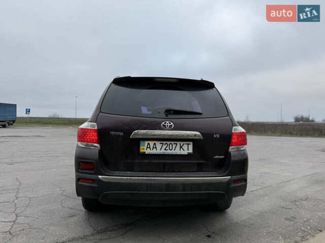 Красный Тойота Хайлендер, объемом двигателя 3.46 л и пробегом 212 тыс. км за 16500 $, фото 4 на Automoto.ua