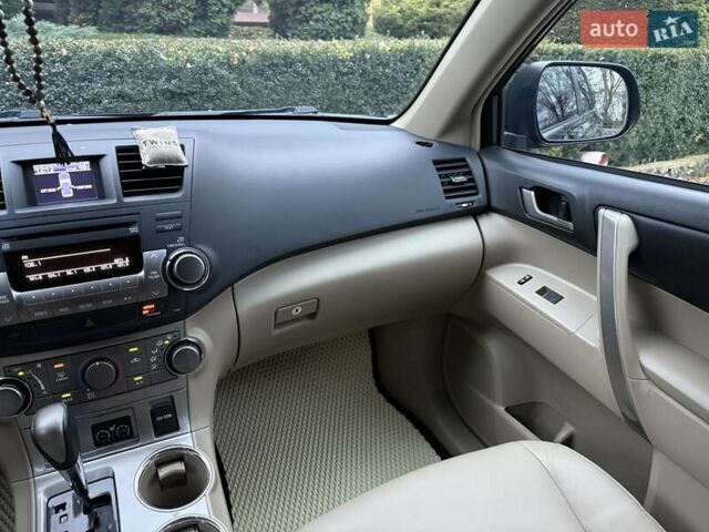 Червоний Тойота Хайлендер, об'ємом двигуна 3.5 л та пробігом 229 тис. км за 15500 $, фото 53 на Automoto.ua