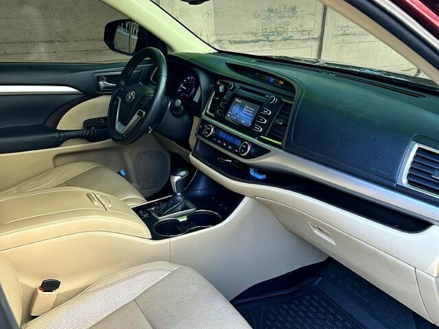 Красный Тойота Хайлендер, объемом двигателя 3.5 л и пробегом 215 тыс. км за 21000 $, фото 5 на Automoto.ua