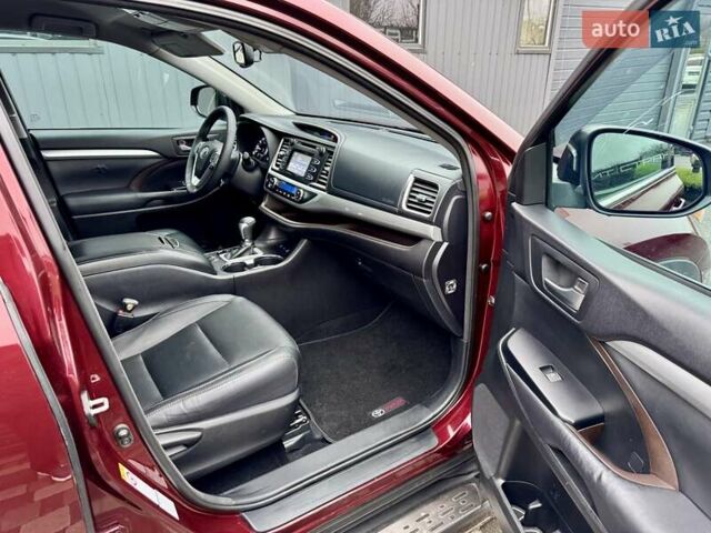 Красный Тойота Хайлендер, объемом двигателя 3.5 л и пробегом 205 тыс. км за 21900 $, фото 40 на Automoto.ua