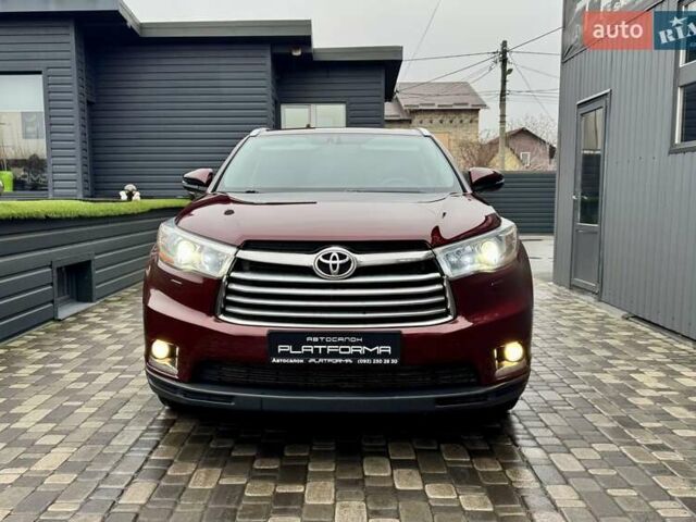 Красный Тойота Хайлендер, объемом двигателя 3.5 л и пробегом 205 тыс. км за 21900 $, фото 1 на Automoto.ua