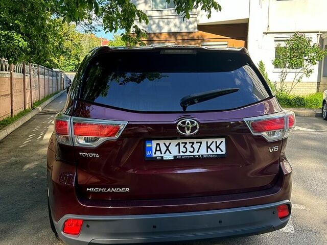 Красный Тойота Хайлендер, объемом двигателя 3.5 л и пробегом 215 тыс. км за 21000 $, фото 2 на Automoto.ua