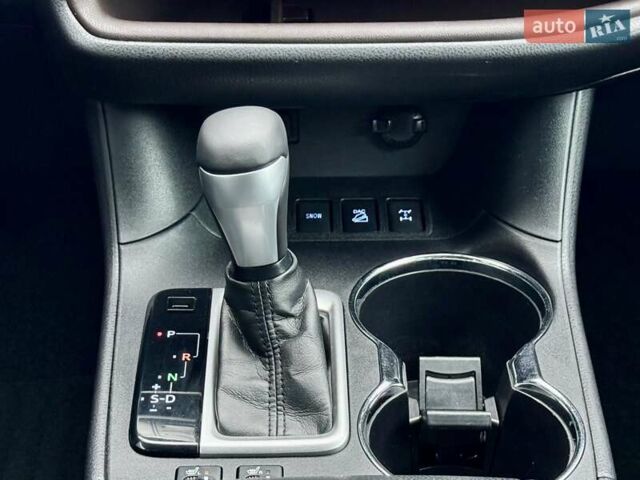 Красный Тойота Хайлендер, объемом двигателя 3.5 л и пробегом 205 тыс. км за 21900 $, фото 36 на Automoto.ua