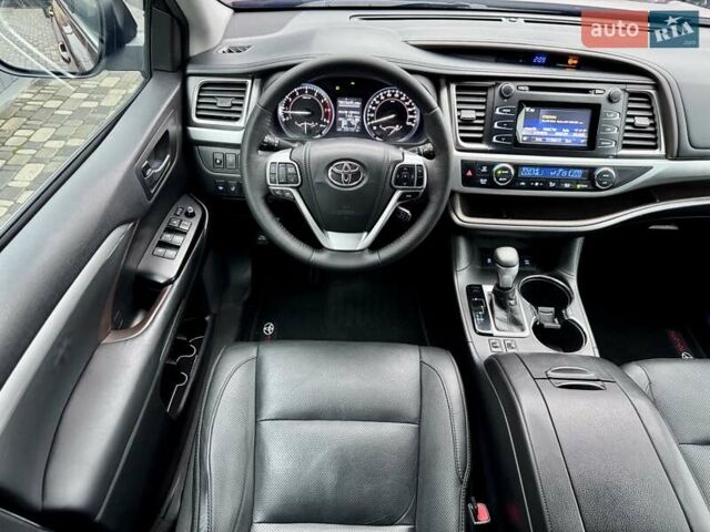 Красный Тойота Хайлендер, объемом двигателя 3.5 л и пробегом 205 тыс. км за 21900 $, фото 33 на Automoto.ua