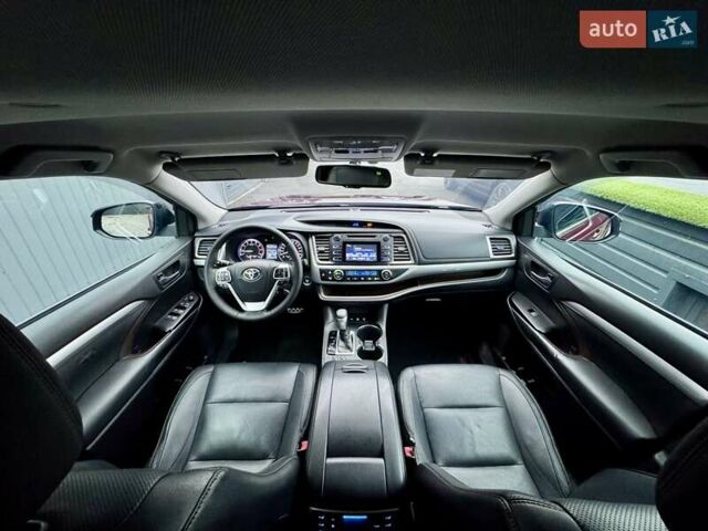 Красный Тойота Хайлендер, объемом двигателя 3.5 л и пробегом 205 тыс. км за 21900 $, фото 28 на Automoto.ua